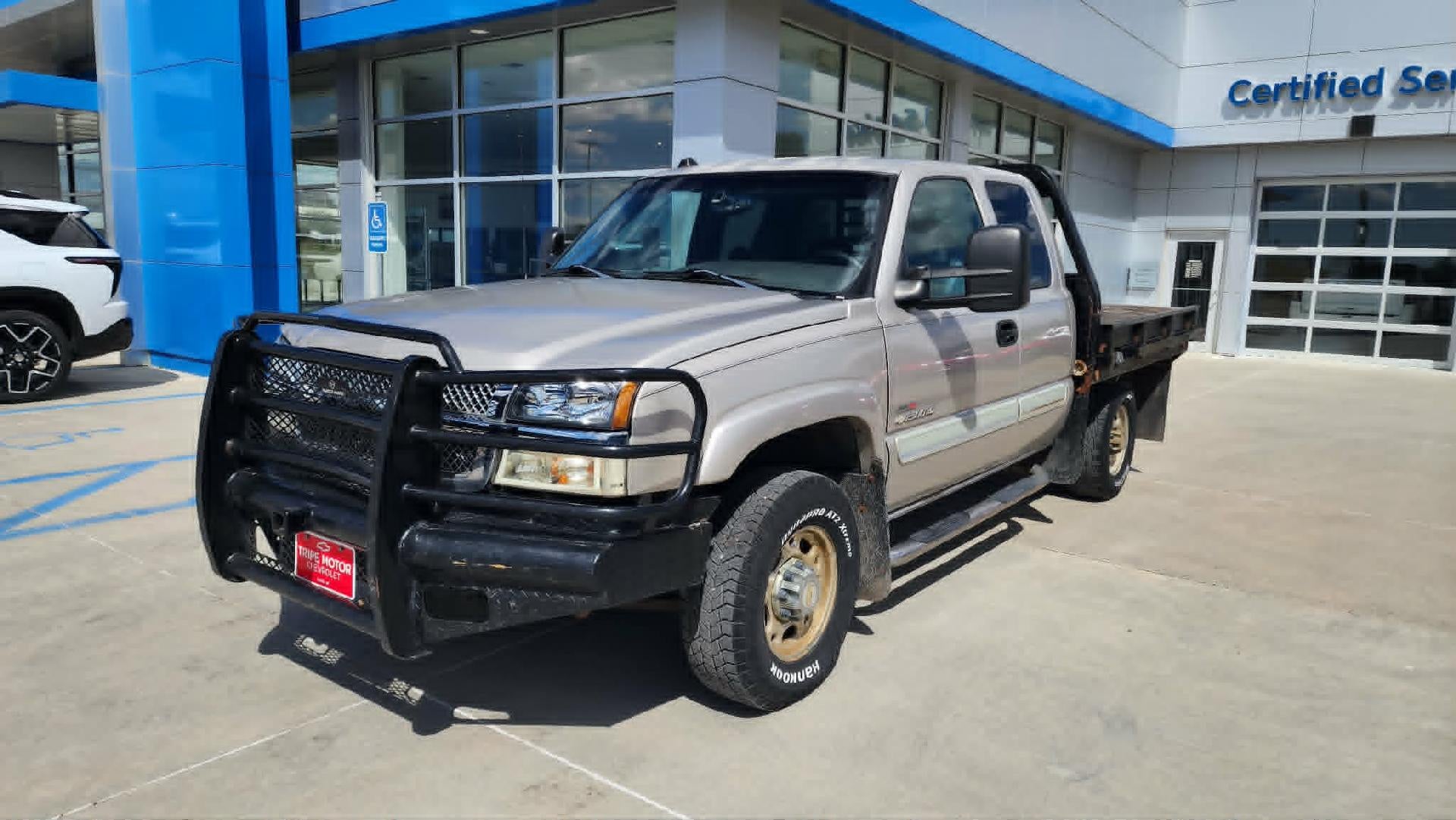 2004 Chevrolet Silverado 2500 HD LS in Silver Birch Metallic — front three-quarter view